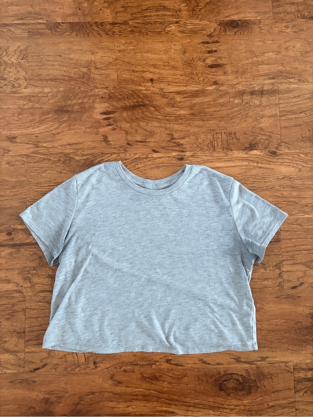 Alo Light Gray crop Tee size S
